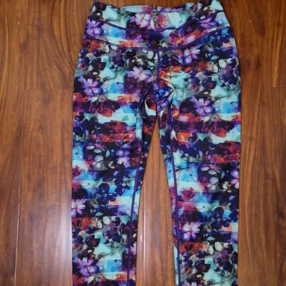 Athleta Multicolor Floral Fade Sonar Capris Leggings Size Small #438849